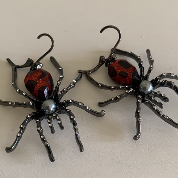 Betsey Johnson Spider Earrings - Picture 3 of 8
